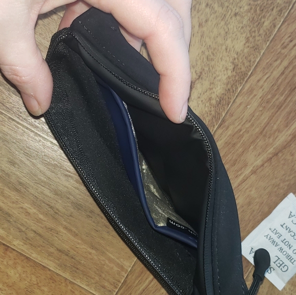 Buddy Pouch - Picture 5 of 7